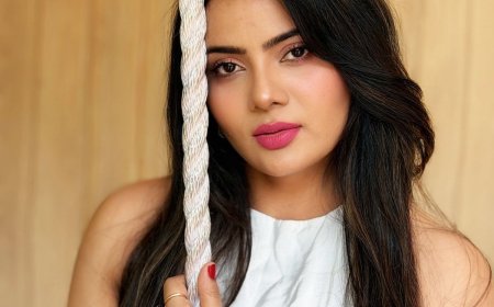 The Authenticity Silhouette: Why Anupama Prakash Prioritizes Personal Comfort Over Fleeting Runaway Trends