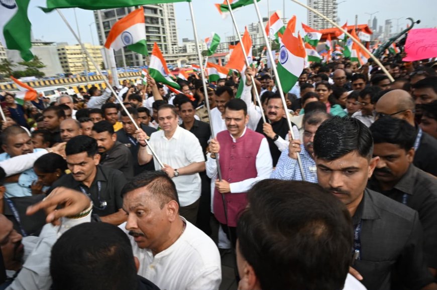 Devendra Fadnavis, Ashish Shelar, and Ameet Satam Join Tiranga Yatra as India Enters Its 80th Year of Independence